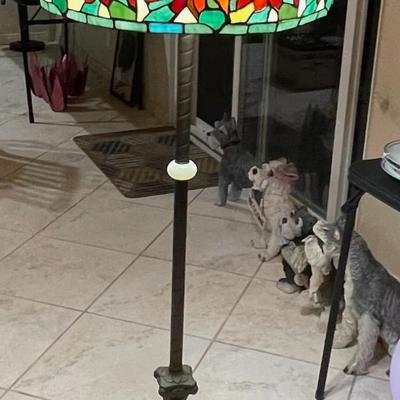 46.  VINTAGE TIFFANY STYLE FLOOR LAMP POINSETTIA  STAINED GLASS SHADE