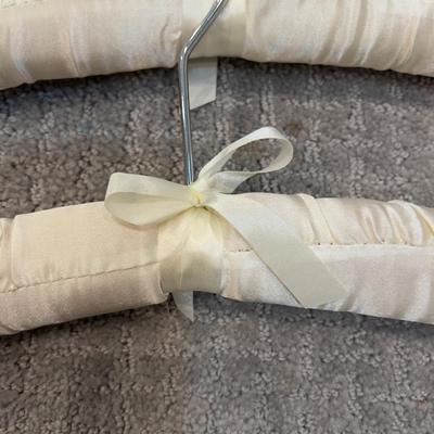 543 Lot of 12 White Satin Padded Hangers