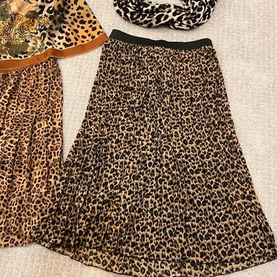 552 Leopard Skirt and Scarf Set