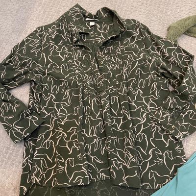 576 Coldwater Creek Green Tops, Pullovers