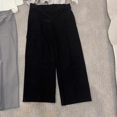 579 Lot of Eileen Fisher Grey Knit Cardigan and Pants