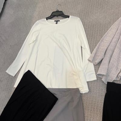 579 Lot of Eileen Fisher Grey Knit Cardigan and Pants