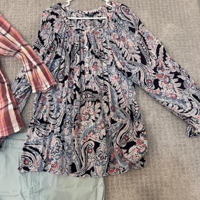584 Ladies Buffalo- David Bitten, Chaps, Tommy Bahama Lot