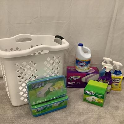 648 Laundry Basket & Swiffer Supply Lot