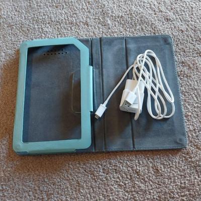 NOOK READER WITH CASE AND CHARGER