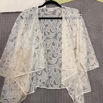 600 Chico's Jacket with Pullover/ Wraps Size 3