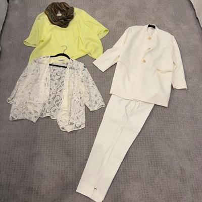 600 Chico's Jacket with Pullover/ Wraps Size 3