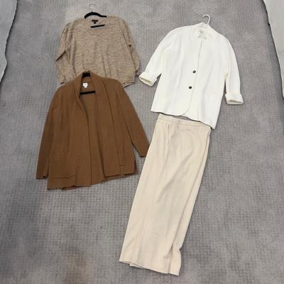 603 Large J.CREW Ladies Pants and Knit Top Lot