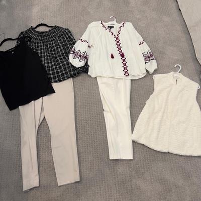 605 Lot of Ladies Old Navy Pants and Lane Bryant Universal Thread  Outfits