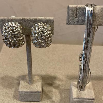 Sterling bracelet & Edwin Pearl clip on earrings