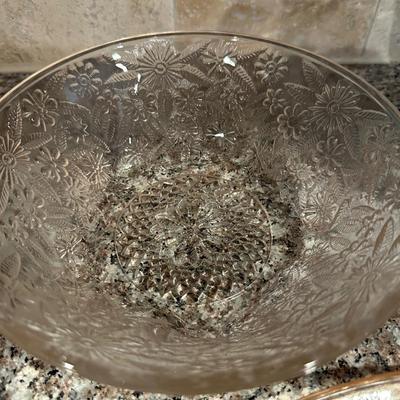 glass serving lot