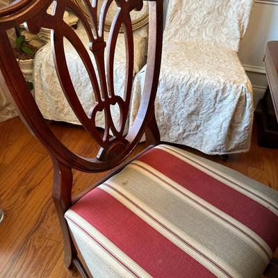 mahogany dining table and chairs
