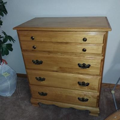 4 DRAWER CHEST OF DRAWERS WITH IRON PULLS