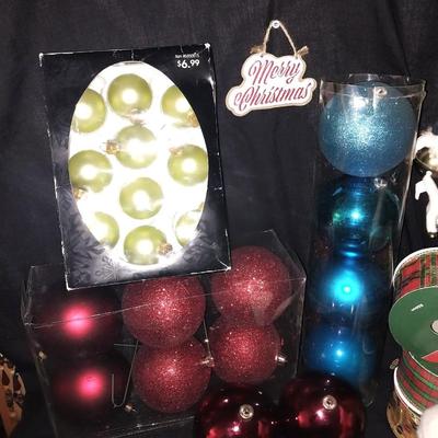 COLORED ORNAMENTS-MIKASA CRYSTAL CANDLE HOLDER-HOLIDAY DECOR