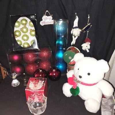 COLORED ORNAMENTS-MIKASA CRYSTAL CANDLE HOLDER-HOLIDAY DECOR