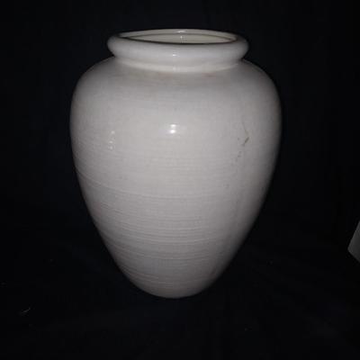 LARGE ASIAN STYLE VASE