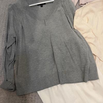 610 Ladies BANANA REPUBLIC Large Clothing Lot  Linen, Cashmere