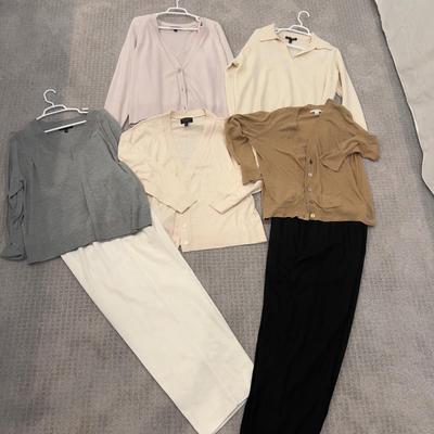 610 Ladies BANANA REPUBLIC Large Clothing Lot  Linen, Cashmere