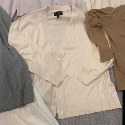 610 Ladies BANANA REPUBLIC Large Clothing Lot  Linen, Cashmere