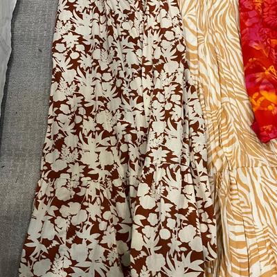 617 Large Lot of Ladies Cotton Dresses and 2 pc Outfit