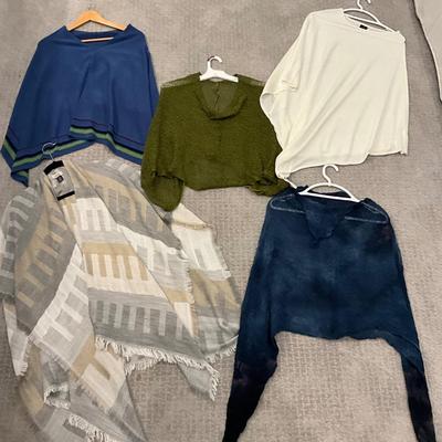 618 Lot of 5 Pull over Shawls/ Wraps