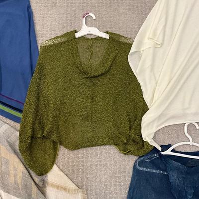 618 Lot of 5 Pull over Shawls/ Wraps