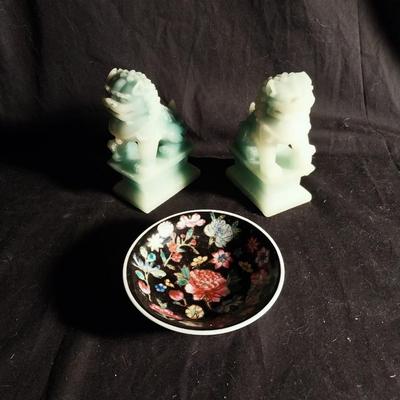 ASIAN THEMED DISH AND BOOKENDS