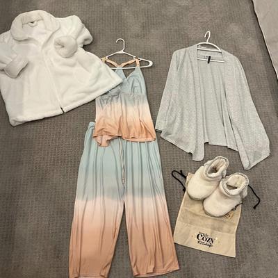 622 Large Ladies Sleepwear Lot with P.J Salvage Slippers , Linea Donatella, Jacqueline Intimates