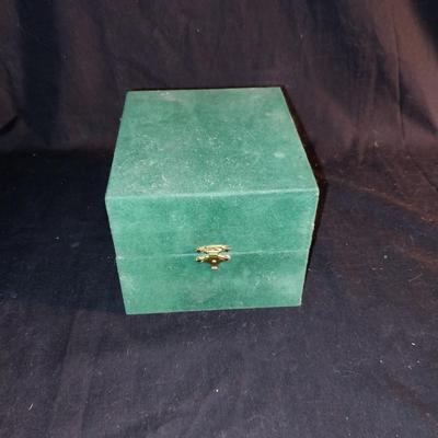 COLLECTABLE GINGER JAR IN BOX
