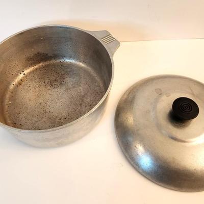 Lot #83  MAGNALITE 5 Quart Pot w/lid