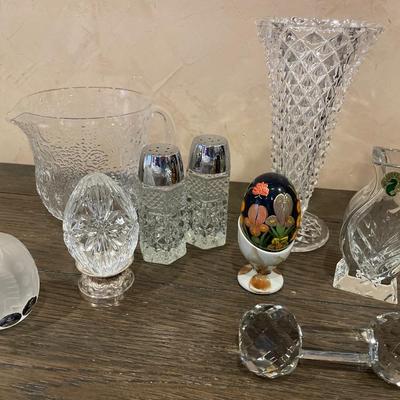 3 decorative eggs, silver plate holder & Waterford with crystal