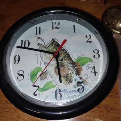 8 IN 1 HANDY TOOLS, SAW BLADE AND TROUT WALL CLOCK