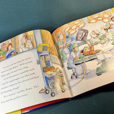 "PADDINGTON BEAR GOES TO THE HOSPITAL" CHILDREN'S BOOK 