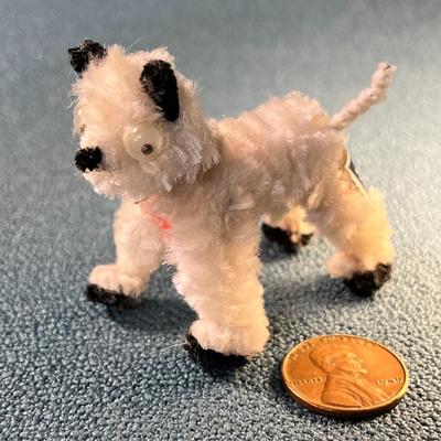 VINTAGE FURRY LITTLE WHITE DOGGIE FIGURINE w/GOOGLY EYES, MADE IN JAPAN