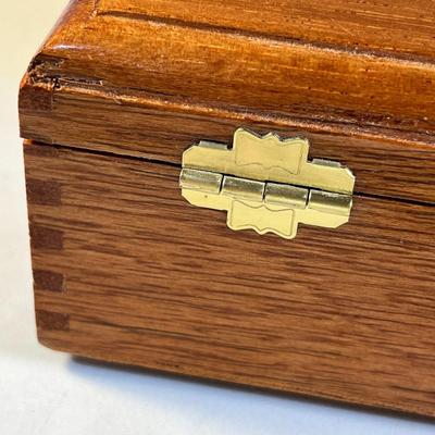 WOOD CIGAR BOX FROM DOMINICAN REPUBLIC BRASS CLASP