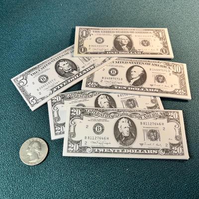 PLAY MONEY 1's THRU 20'S  ABOUT 70 COUNT 