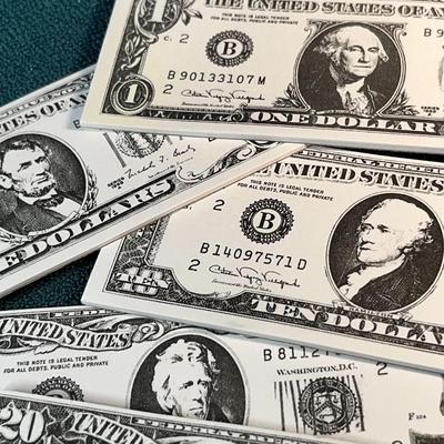 PLAY MONEY 1's THRU 20'S  ABOUT 70 COUNT 