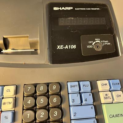SHARP ELECTRONIC CASH REGISTER w/ INSTRUCTIONS, KEY  MODEL XE-A106