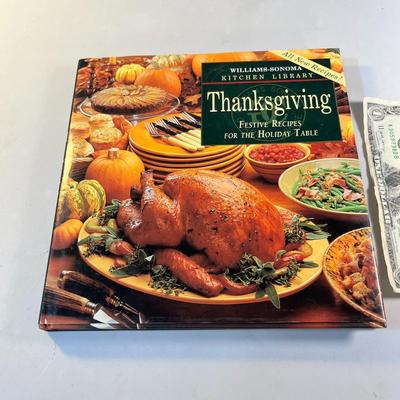 WILLIAMS-SONOMA "THANKSGIVING" COOKBOOK