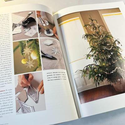 "CHRISTMAS WITH MARTHA STEWART LIVING" BOOK 