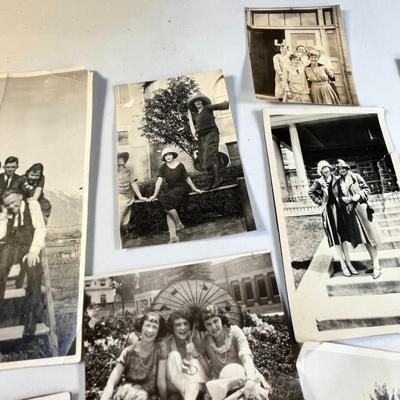 GROUP OF 10 PHOTOS OF 1920's PRETTY GIRLS IN FASHIONABLE OUTFITS