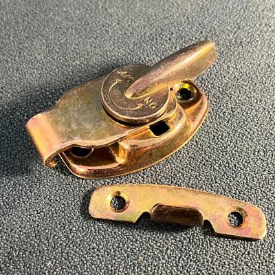 PAIR OF UNDER TABLE CLASPS/SNUGGER DEVICES KEEPS SECTIONS TOGETHER