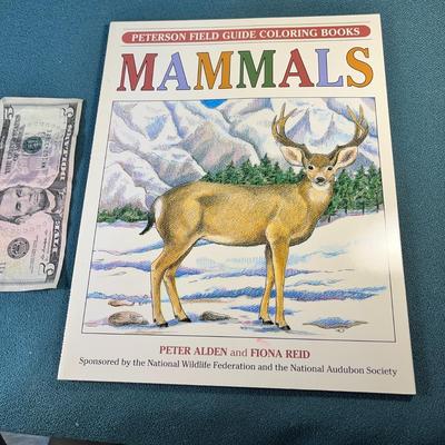 PETERSON FIELD GUIDE COLORING BOOKS "MAMMALS" LEARN HOW ANIMALS ARE COLORED THEN COLOR THEM!