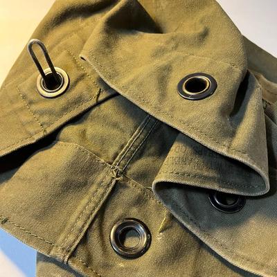 U.S. ARMY GREEN CANVAS DUFFLE BAG w/ SHOULDER STRAPS, HANDLE