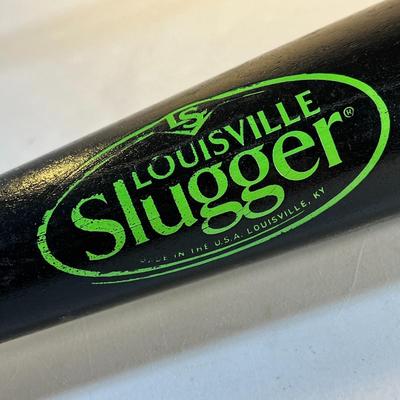 NEW LOUISVILLE SLUGGER WOOD BASEBALL BAT