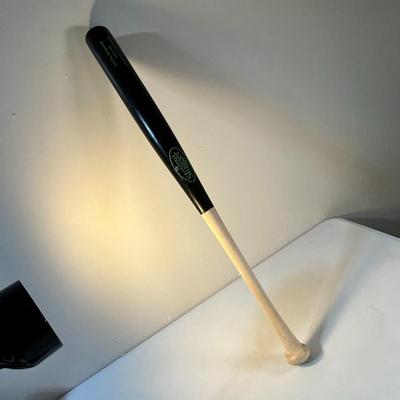 NEW LOUISVILLE SLUGGER WOOD BASEBALL BAT