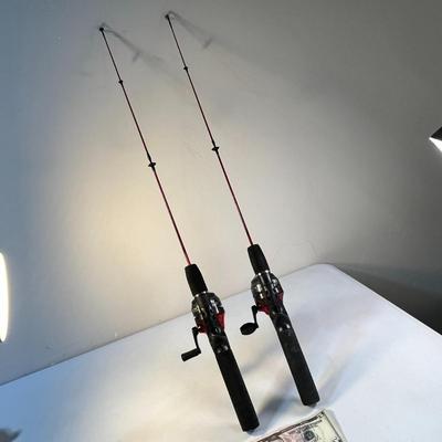 ZEBCO "DOCK DEMON" SHORTIE FISHING POLES X2  TAKE YOUR GRANDKIDS FISHING!