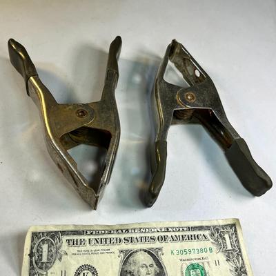 PAIR OF HAND SQUEEZE CLAMPS
