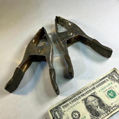 PAIR OF HAND SQUEEZE CLAMPS