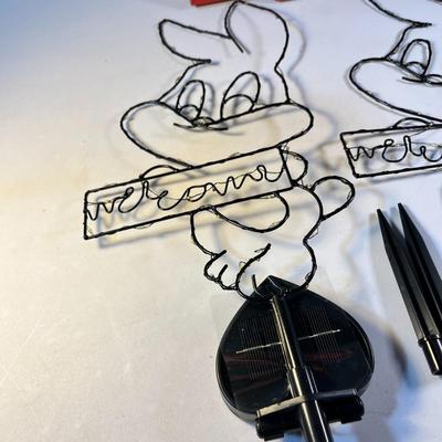 NEW IN PACKAGE 2 SOLAR RABBIT WELCOME LAWN SIGNS